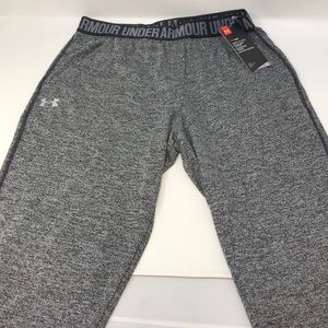 Under Armour Women PlayUp Capri Twist